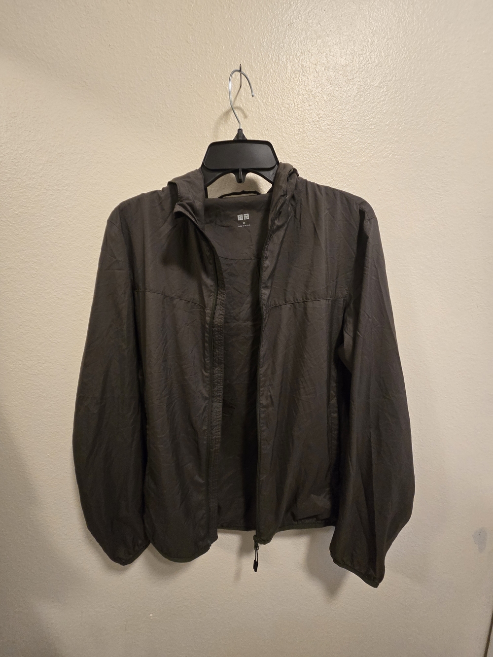 Uniqlo Dark Green Full ZIP-UP Women's Hooded Jacket- with Zip-up Pockets.